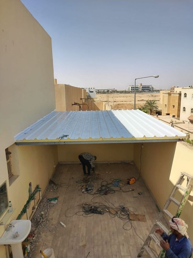 مظلة ساندوتش بانل برتقالية