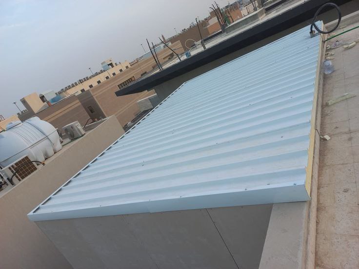 مظلة ساندوتش بانل بنفسجية