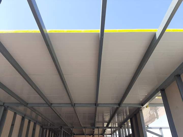 مظلة ساندوتش بانل كحلية