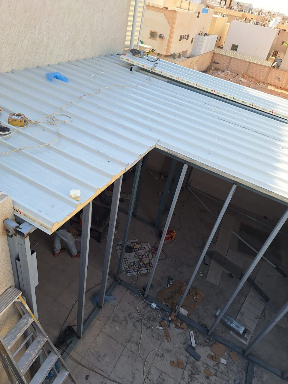 مظلة ساندوتش بانل فستقية